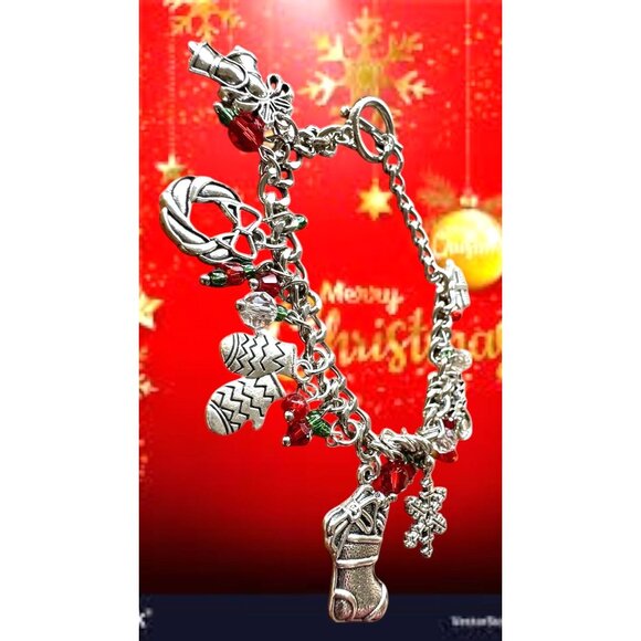 Christmas Charm Bracelet New Rudolph Stocking Wreath Snowflake Gift Pres… - Picture 8 of 11